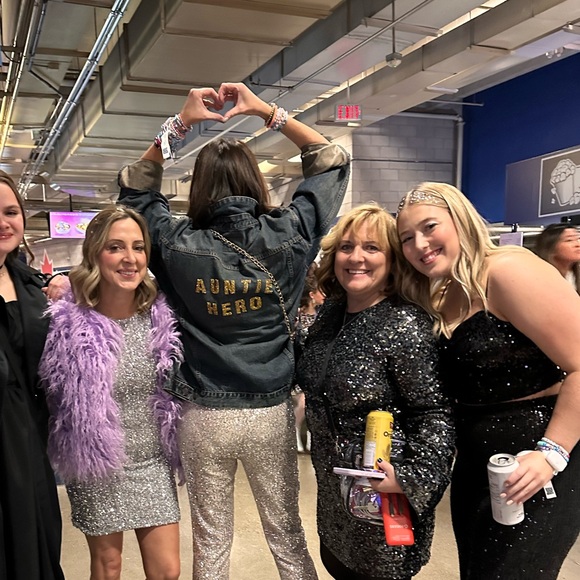 Auntie Hero Gap 1969 vintage Jean jacket AUTHENTIC TAYLOR SWIFT CONCERT JACKET - Picture 3 of 9